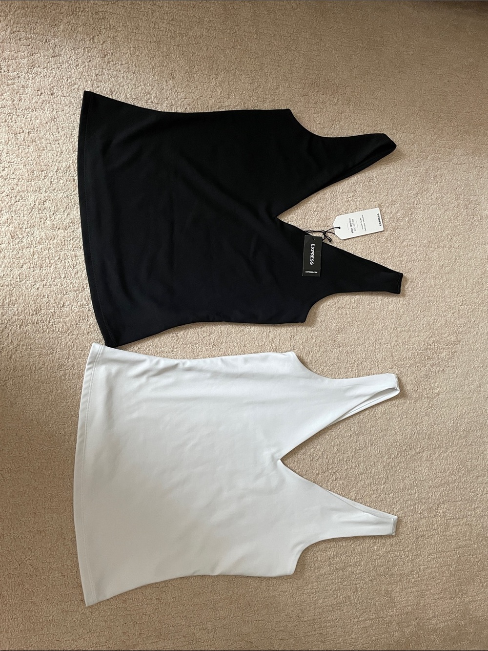 NWT Express Black and White V-Neck Tank Tops - Picture 4 of 4